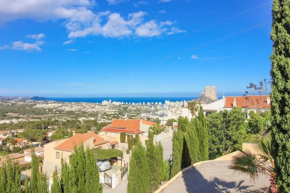 Villa Cucarres