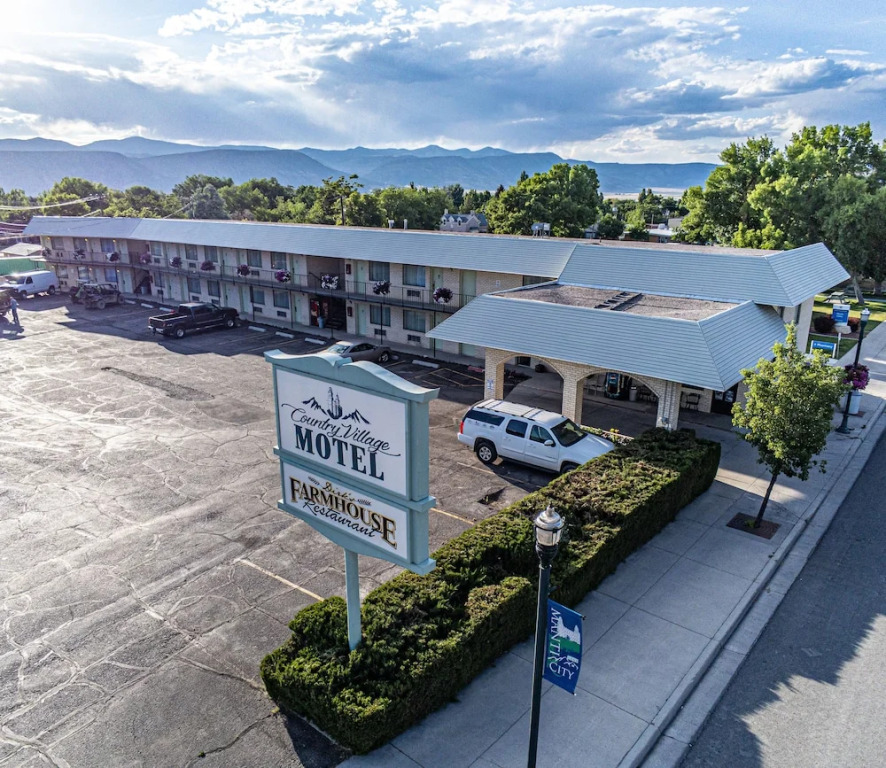 Country Village Motel