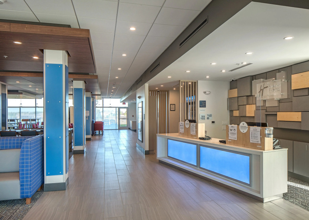 Holiday Inn Express & Suites - West Omaha - Elkhorn by IHG