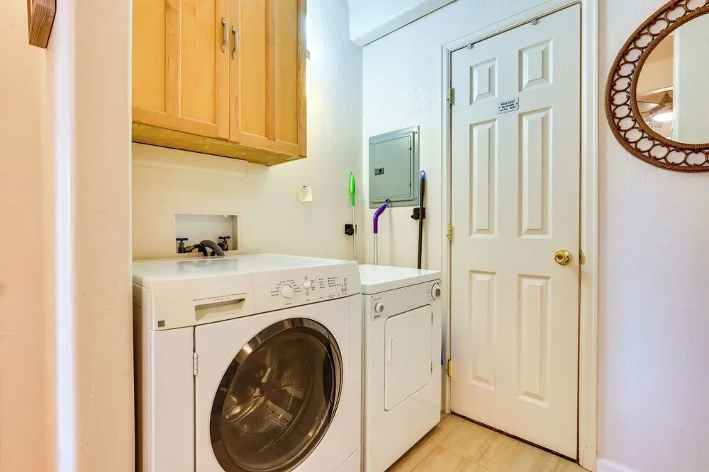 Mtn & Reservoir Views: Cozy Dillon Condo!