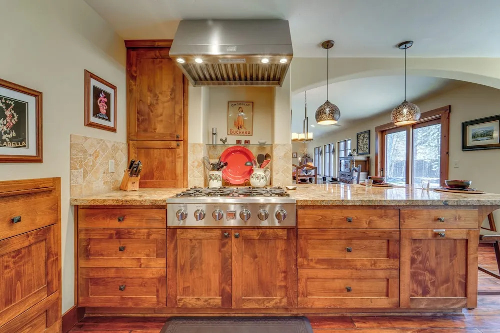 Stunning Truckee Home w/ Private Patio & Gas Grill