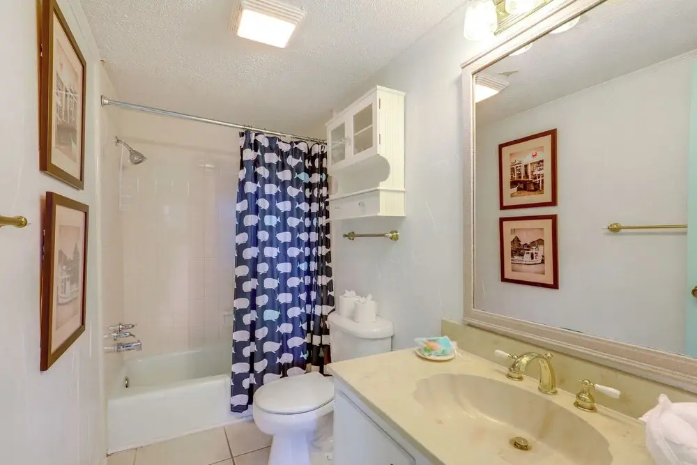 650 Feet to the Beach! Arcadian Shores Townhome