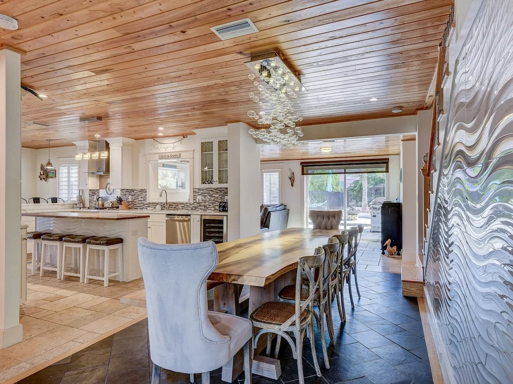 Sea Spray Beach House by Vtrips