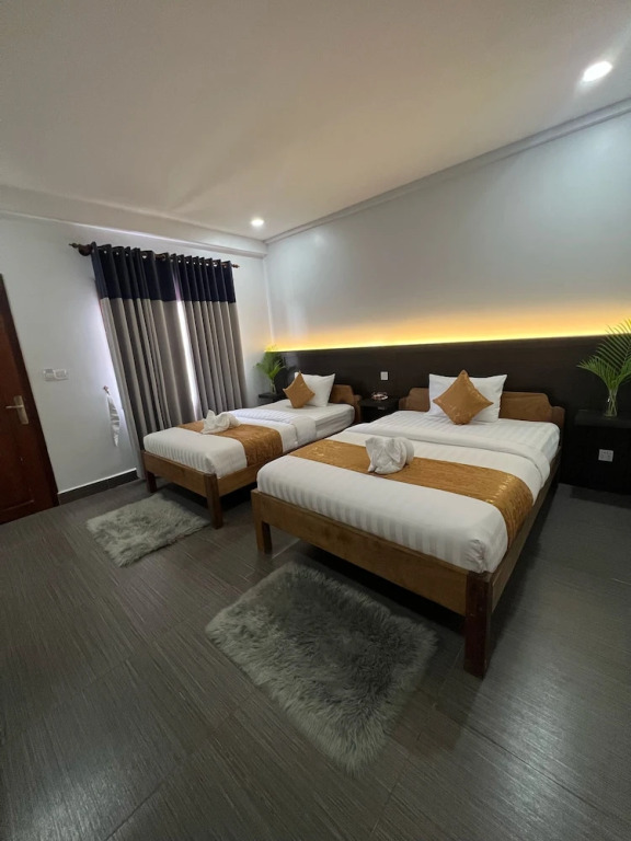 The moon kampot boutique