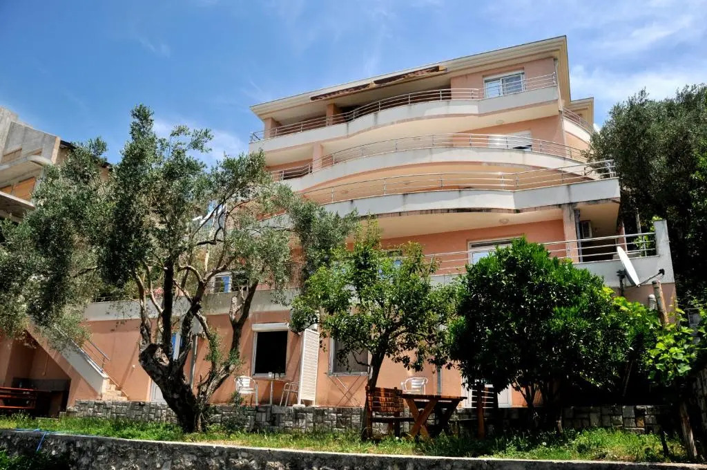 Apartments Nikić