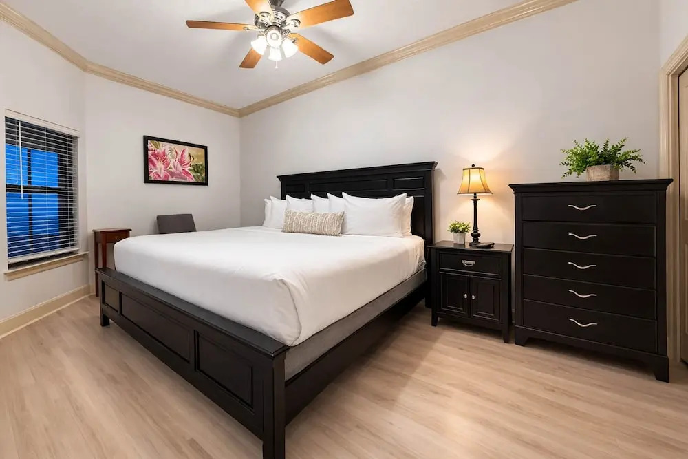 New Listing Phoenix West 2102 Beachfront Bliss With Lazy River and Beach Views