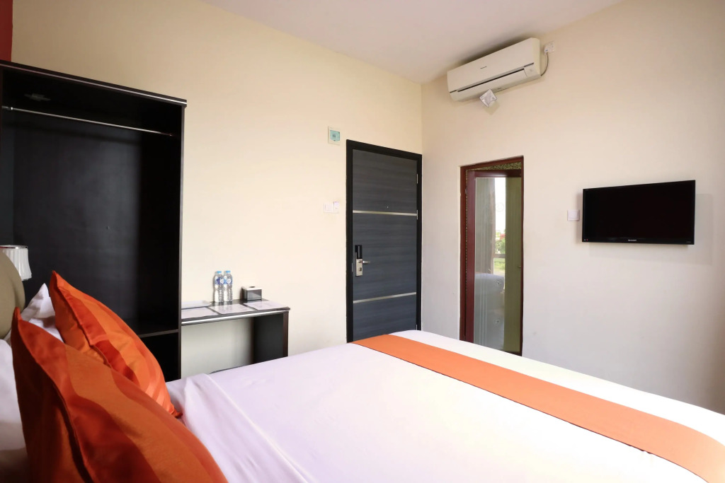 Blitz Hotel Batam Near Sultan Mahmud Riayat Shah
