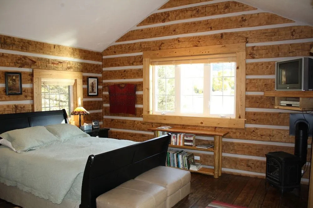 Riverside Meadows Cabins