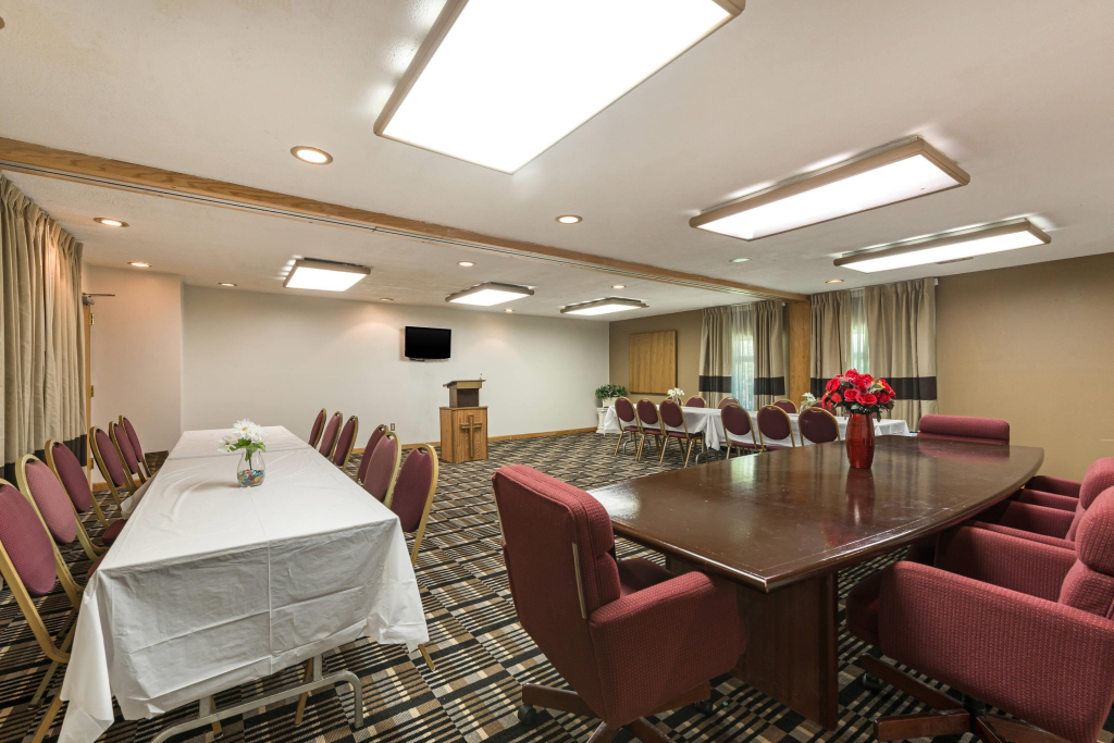 Quality Inn & Suites Portage Central