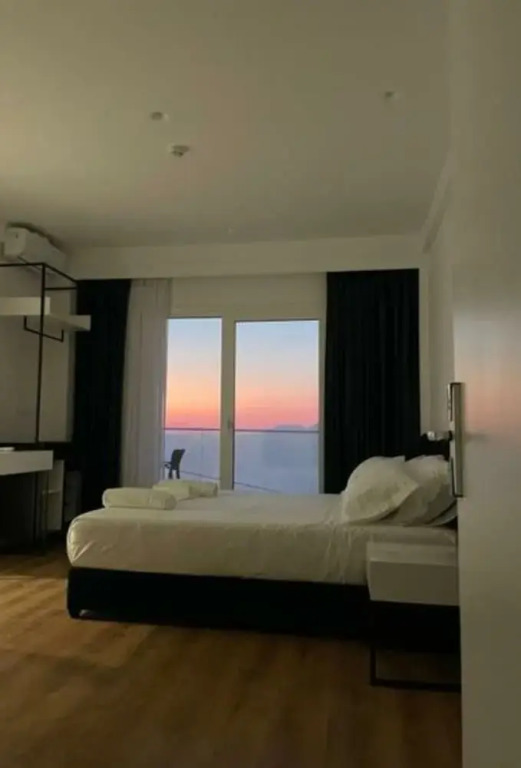 SEA & LAKE VIEW VILLA