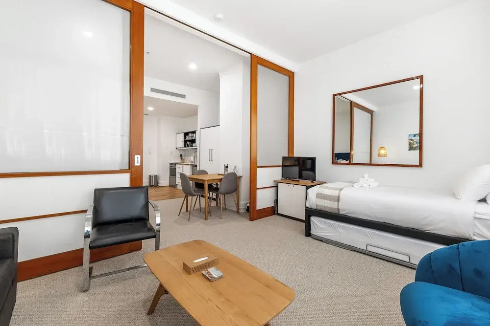 Central 1BR w/ Pool,Gym+Tennis Court Zodiak Stays