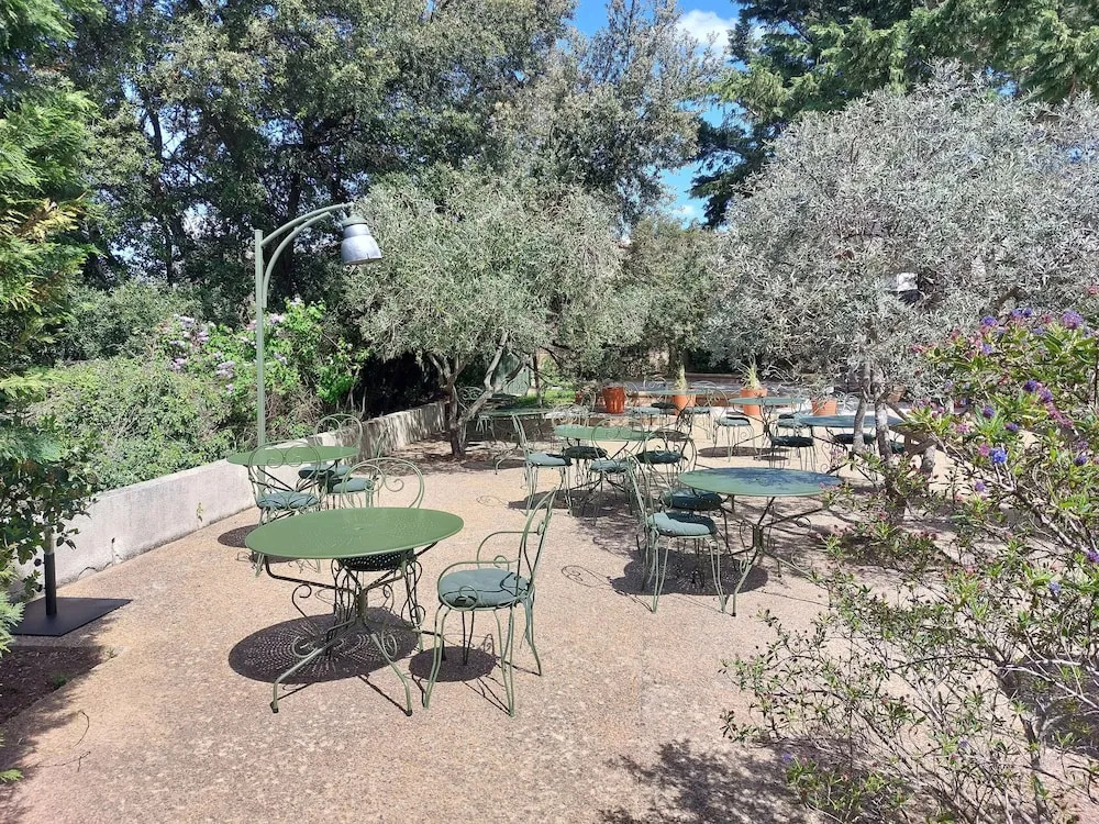 Hôtel La Garrigue & Bar Le Perchoir