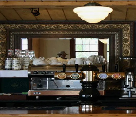 Opononi Hotel