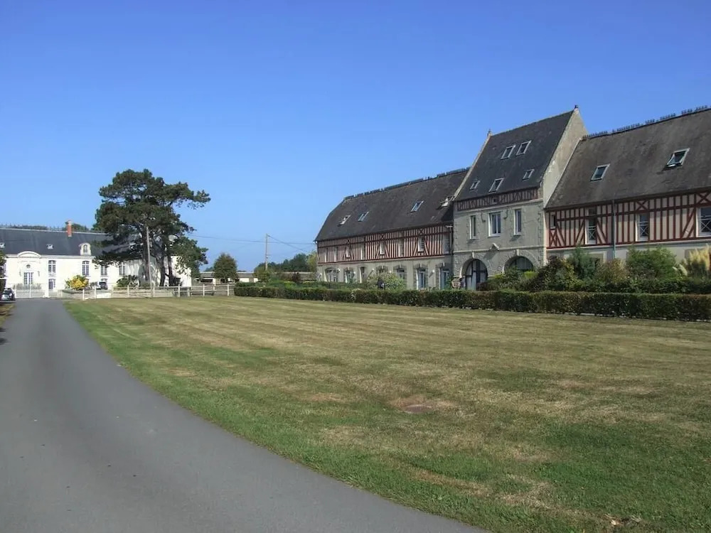 Appartement Lumineux avec Jardin Piscine