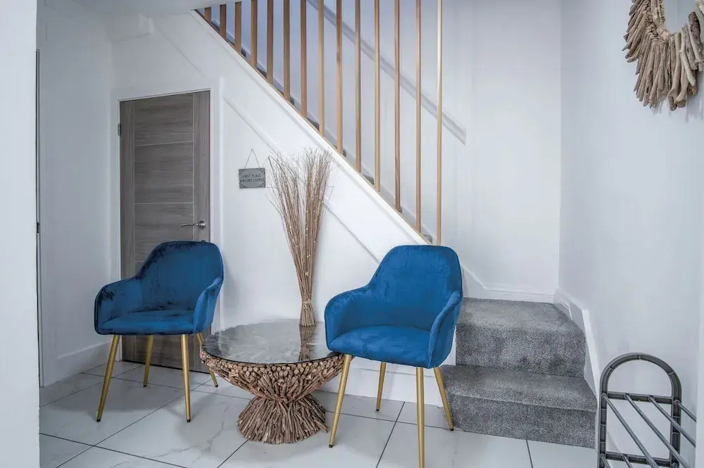 Oasis - 2 Bed Apartment - Ocean Breeze