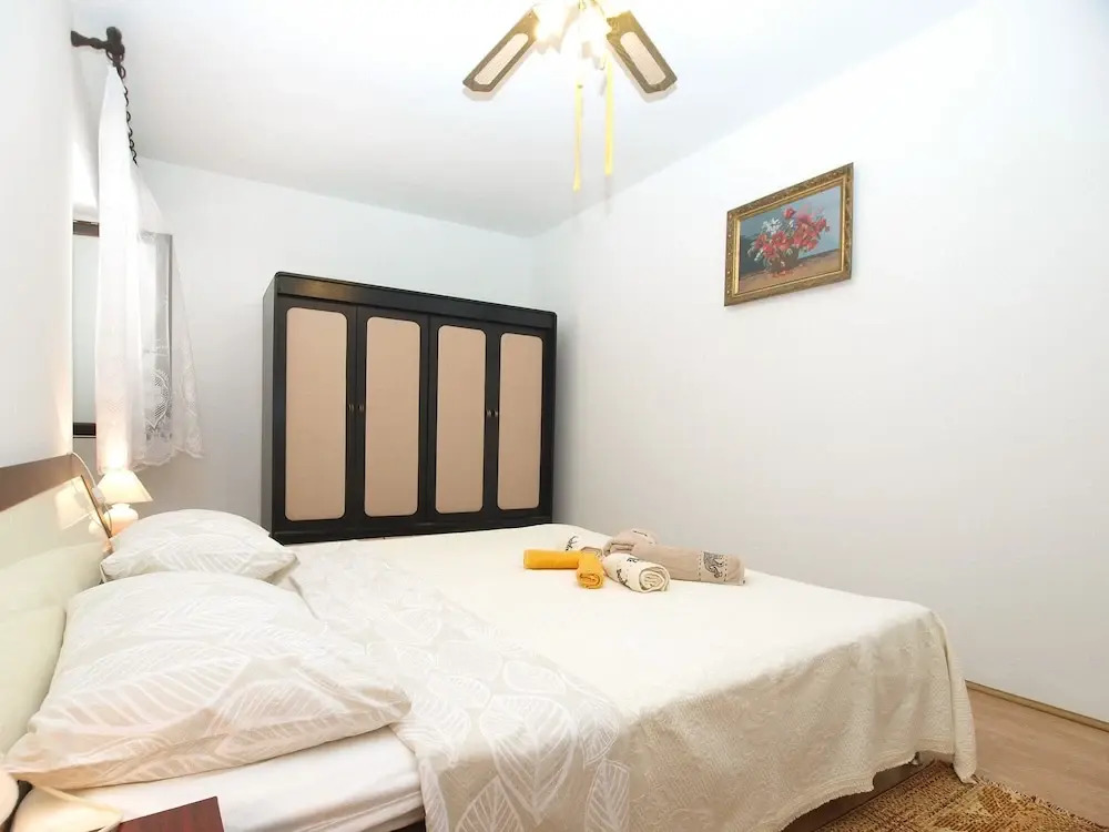 Apartment 1123