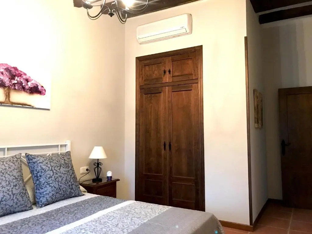 Vistaluque - Casa Adosada de 3 habitaciones con Piscina y Pista de Padel