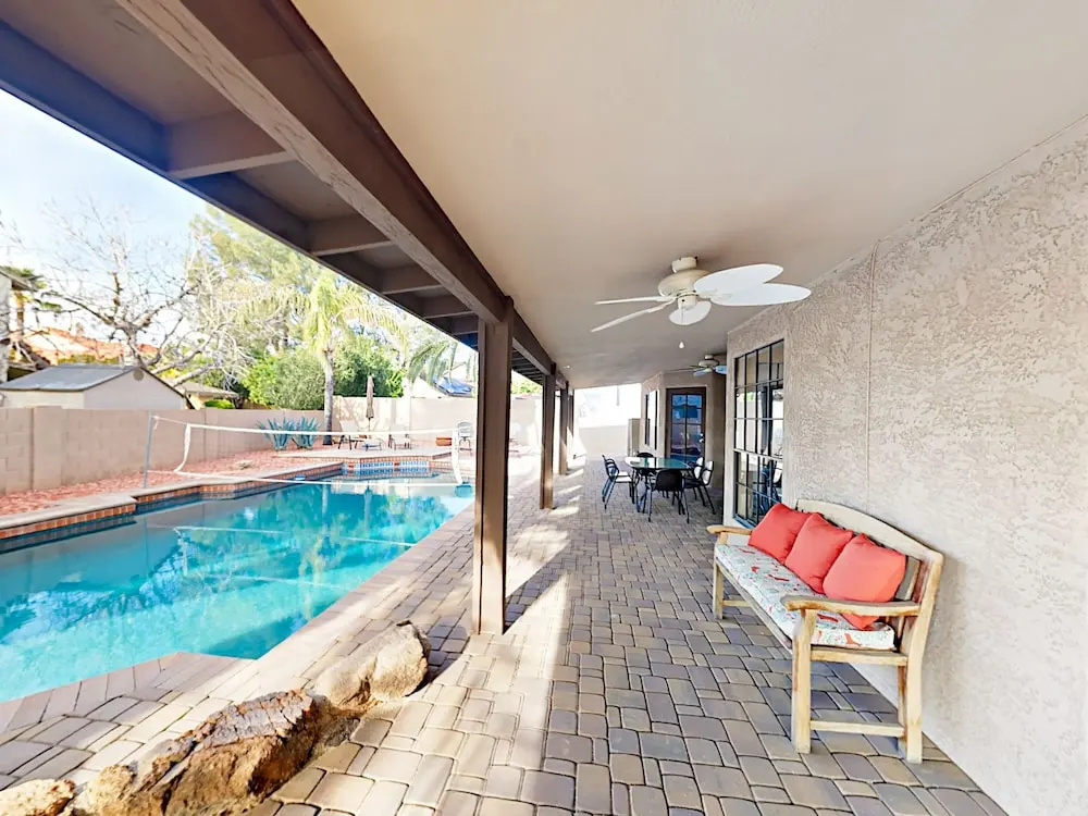 Inviting Central Scottsdale Stunner - 5 Br Home
