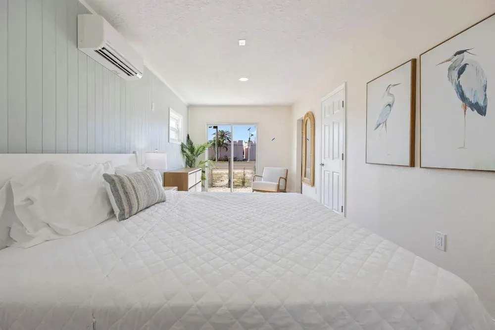 Welcome to The Drift Your Laid-back Beach Escape in Cocoa Beach! 2/2