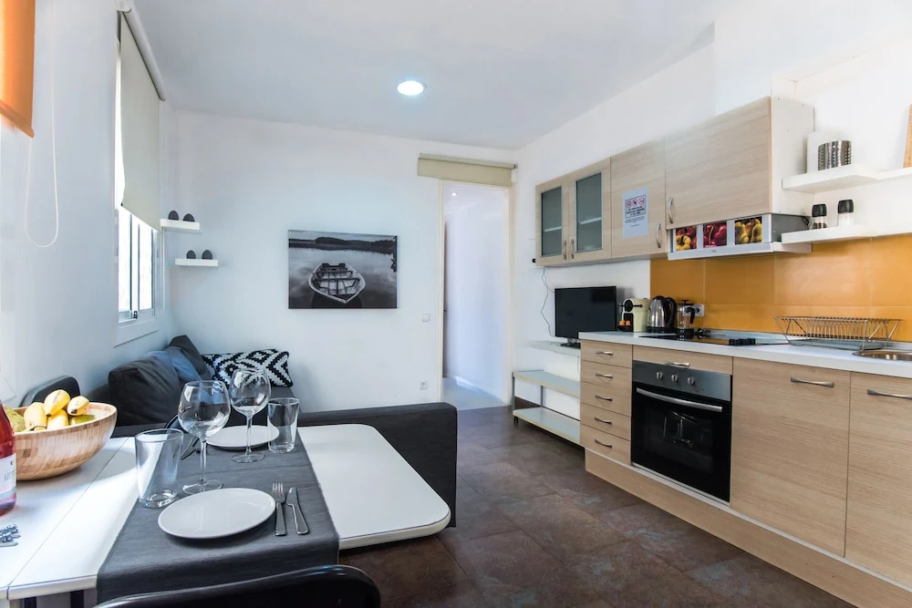 2B Apartment 5 Mins From Sagrada Familia