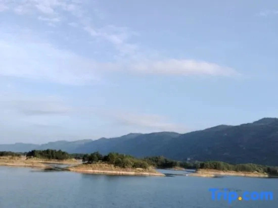 Daoyan Lake Residence Hotel
