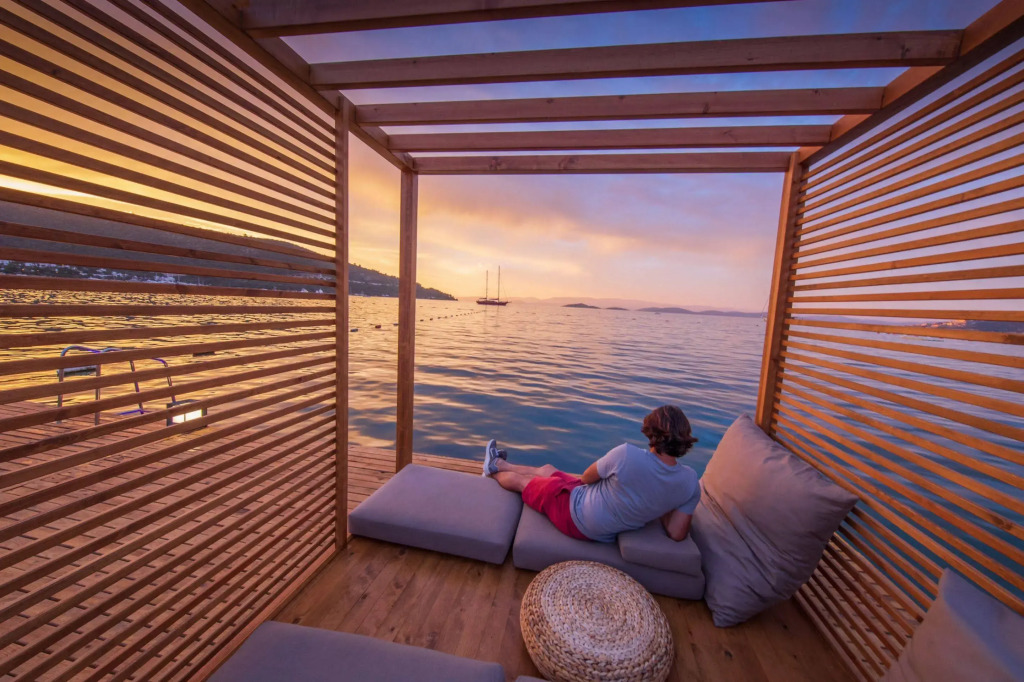Moyo Beach Hotel