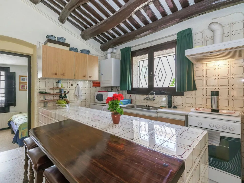 A Picturesque Wine House now Refurbished Into Home in Lloret de mar