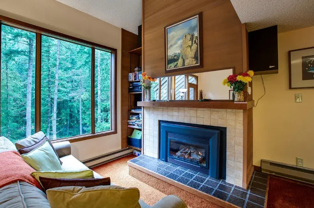Snowater Condo #85 - Deluxe two Story Condo!