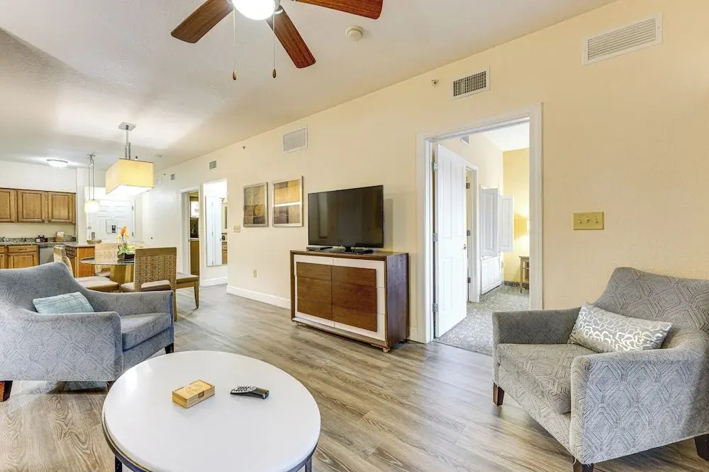 Poolside Bliss & Theme Park Thrills: Orlando Oasis