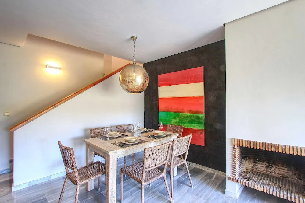 1152 Beachfront 2 Family Apartments 6 Bedr. Sleeps 15