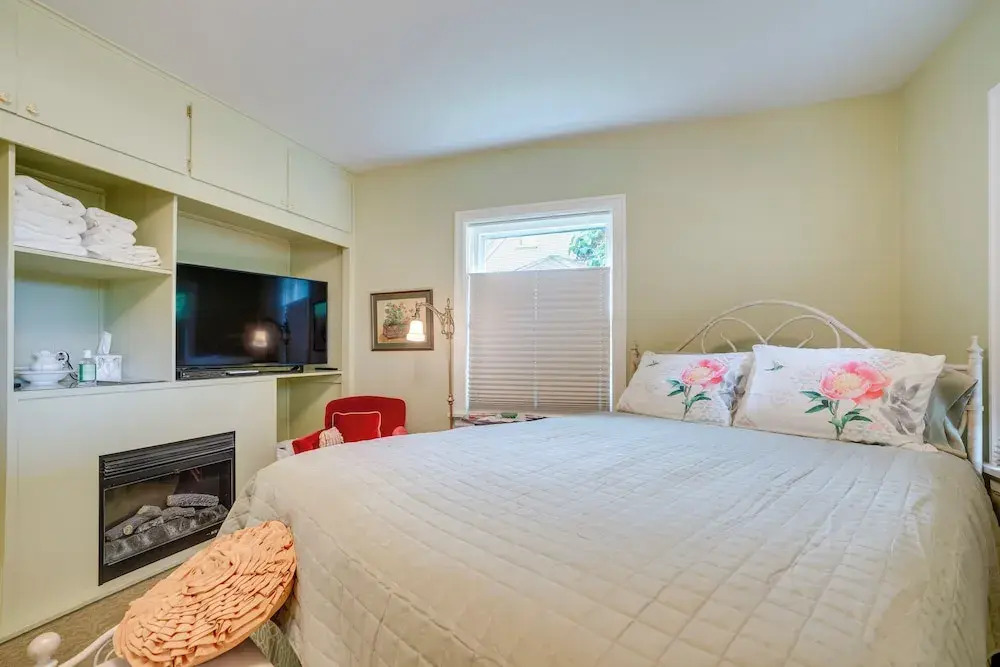 Wine Country Home With Yard; Walk to Downtown!