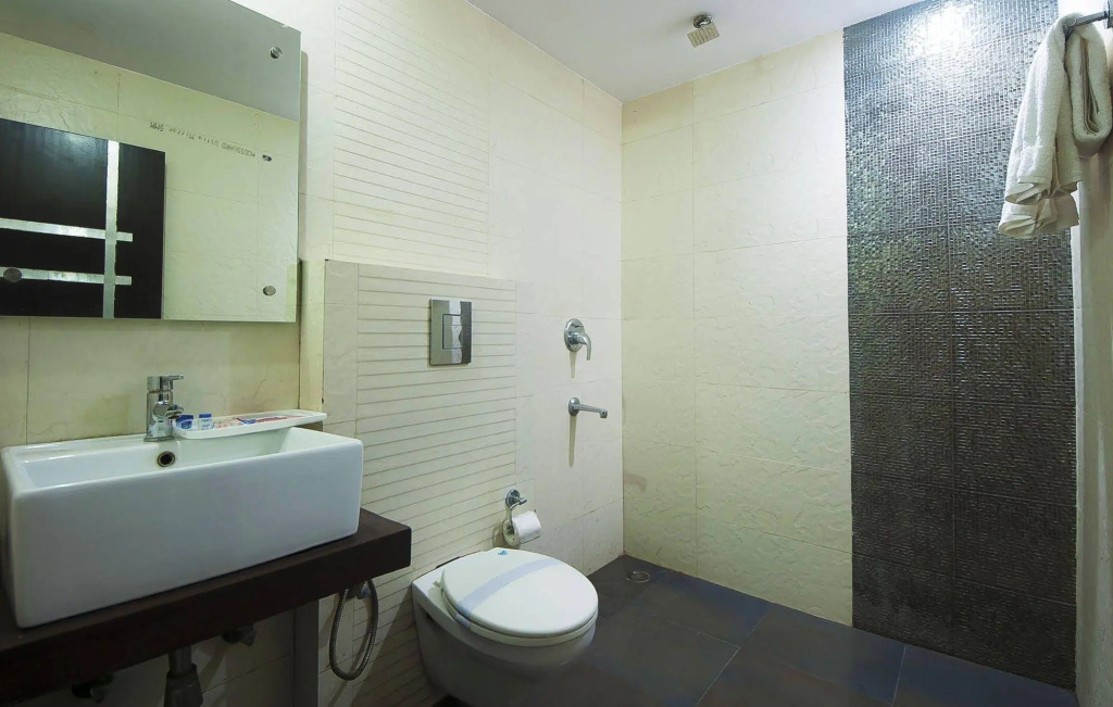 Hotel Apra Inn