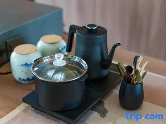 Floral Hotel·Zunman Impression Hotel (Roushen Baodian Branch)