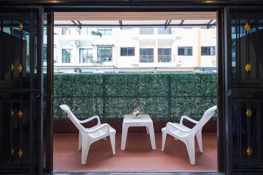 The SR Residence