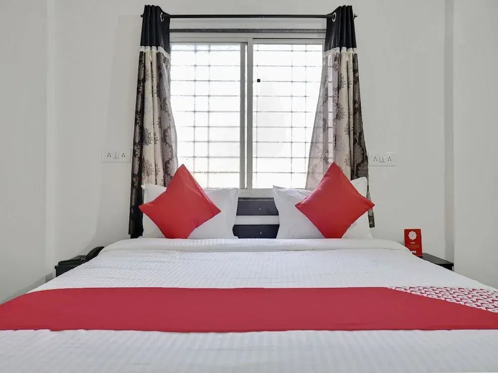 OYO 27821 Hotel Royal Inn Pune