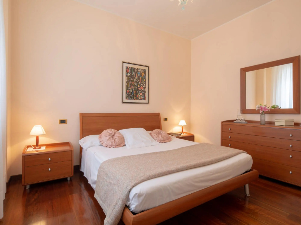 Splendid Villa in Macerata With Pool & Views