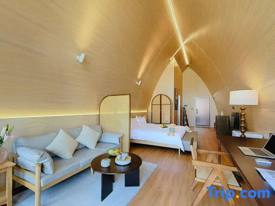 Yingge Treading on the Waves Boat House Homestay