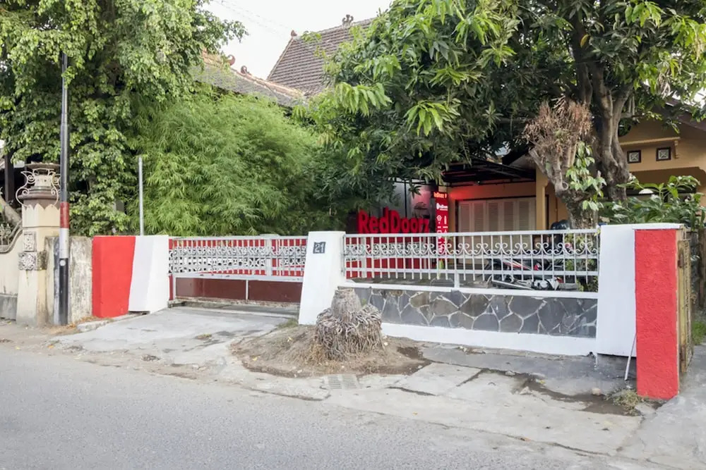 RedDoorz Hostel near Alun Alun Selatan Jogja