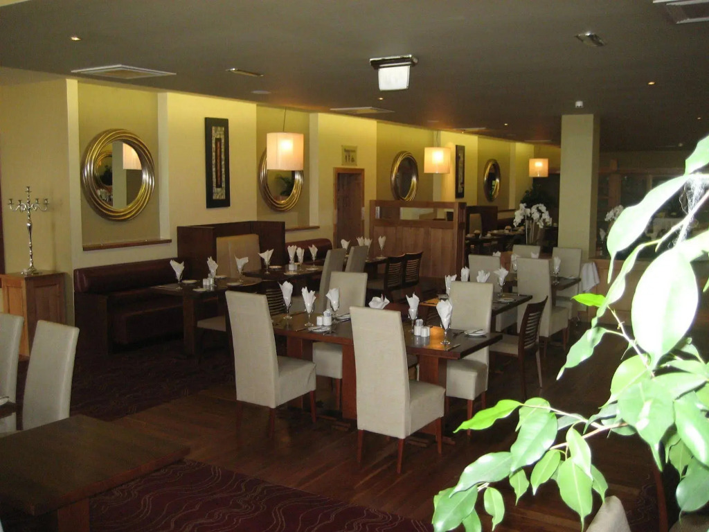 Raheen Woods Hotel