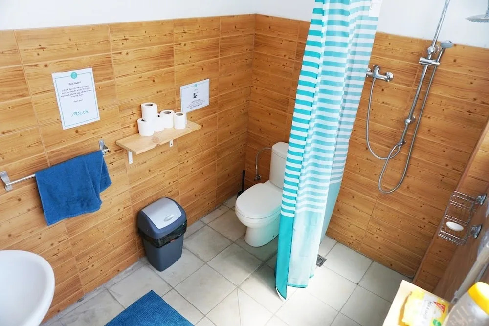 Tropical House Hostel