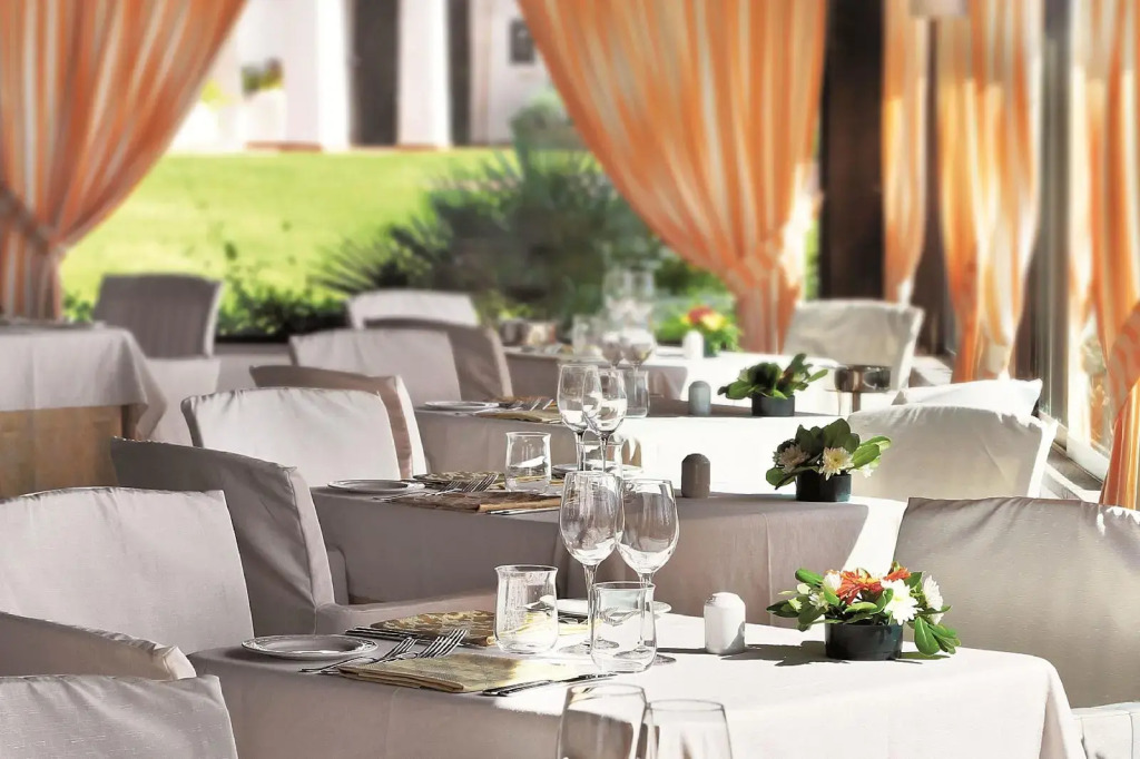 COLONNA GRAND HOTEL CAPO TESTA, a Colonna Luxury Beach Hotel, Santa Teresa Sardegna