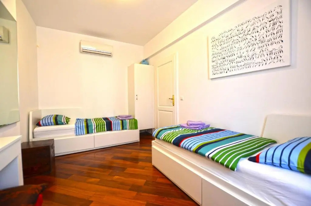 Apartment Max