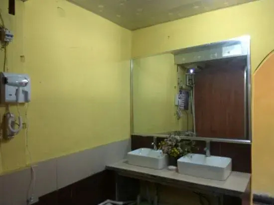 Lvpeng Youth Hostel
