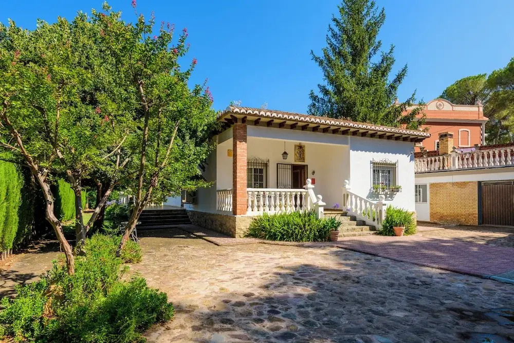 Casa San Rafael, magnífico chalet con gran jardín