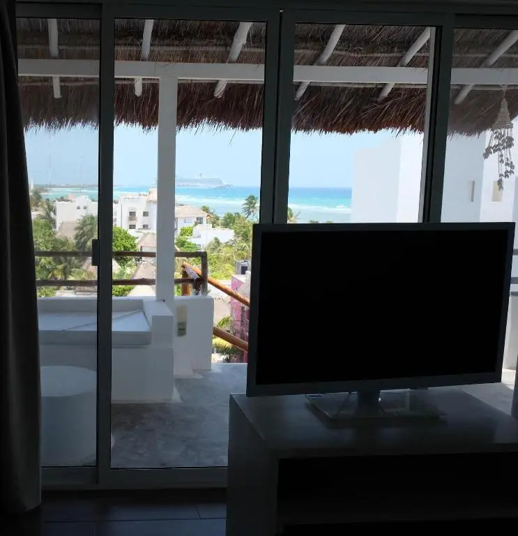 Anacapri Suite - 4th Floor Penthouse Beach Front