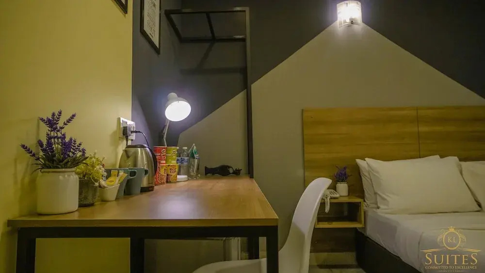 Kiara Inn by KL Suites
