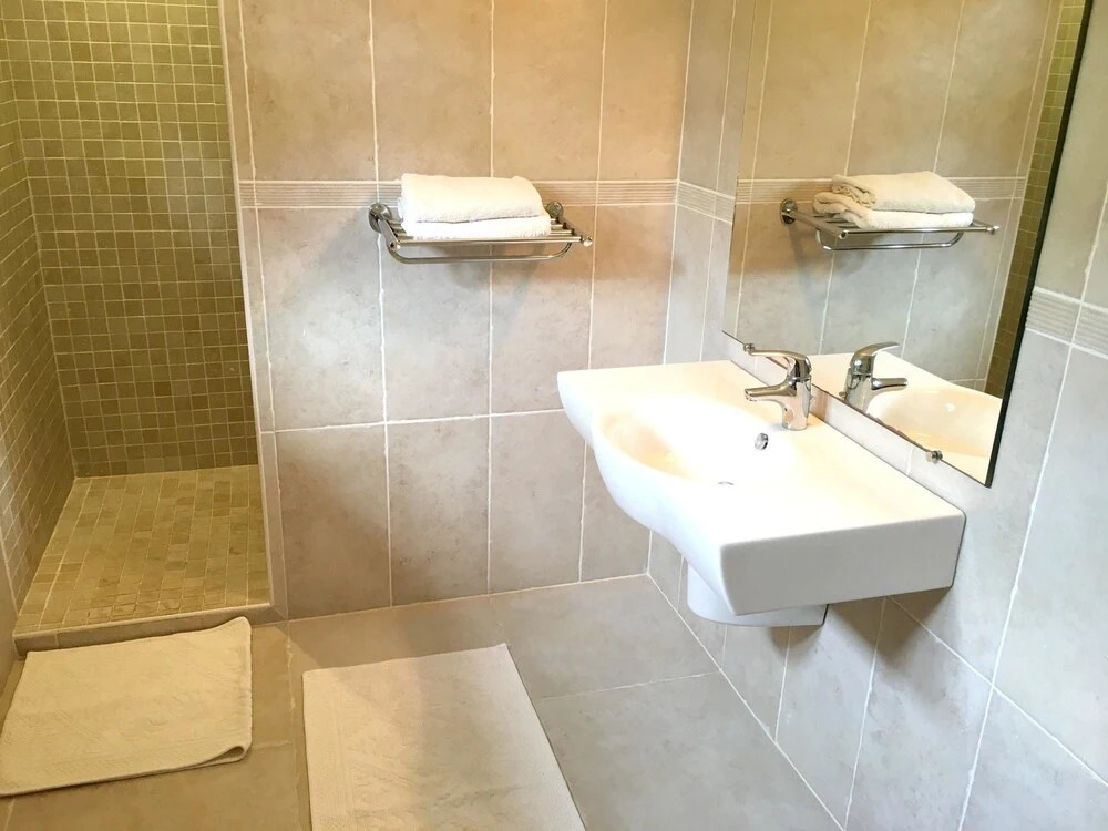 House With 3 Bedrooms in Le Lamentin, With Wonderful sea View, Enclose