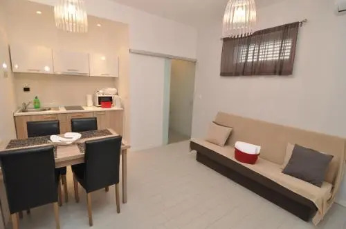 Strawberry Apartment