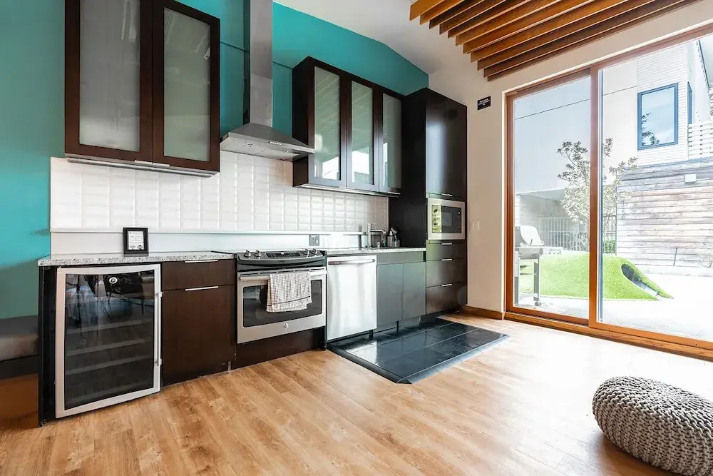 Sophari East: Bellevue Apartments