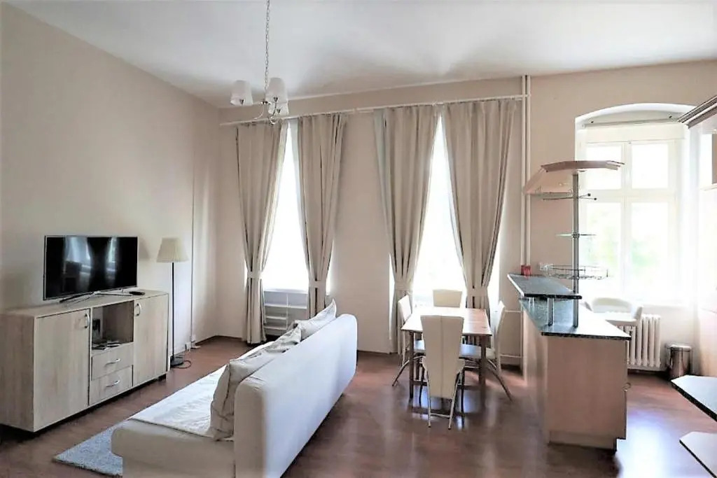 Apartment nabrezi J. Palacha 2